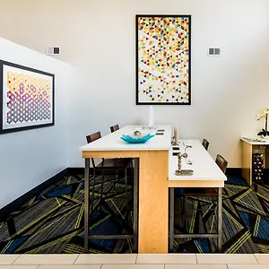 Express & Charlotte Arpt-belmont By Ihg Hotel Belmont